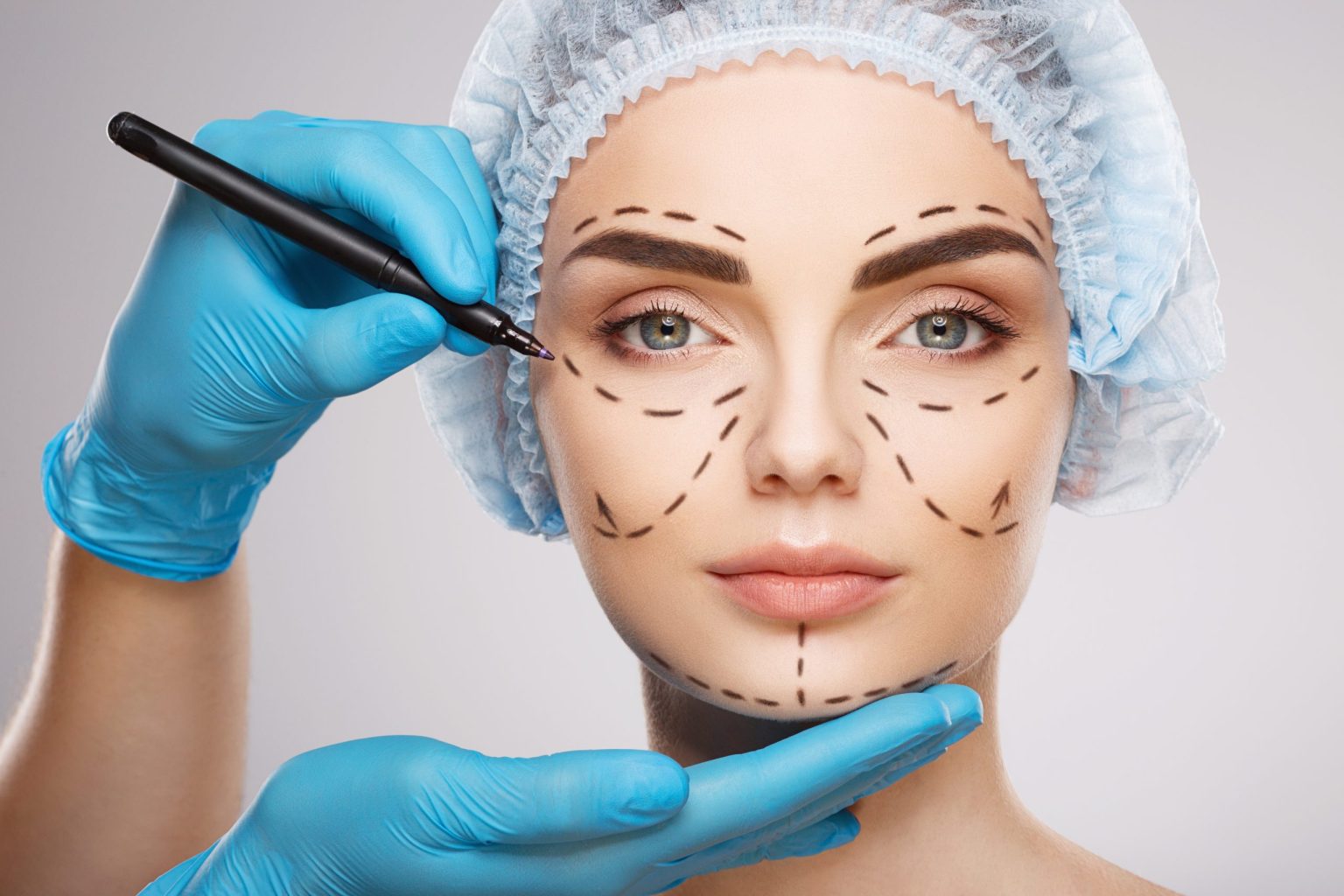 Role of a Plastic Surgeon in Cosmetic Surgery